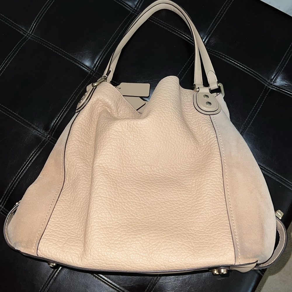 Coach shoulder Tan leather bag with suede Very good condition.